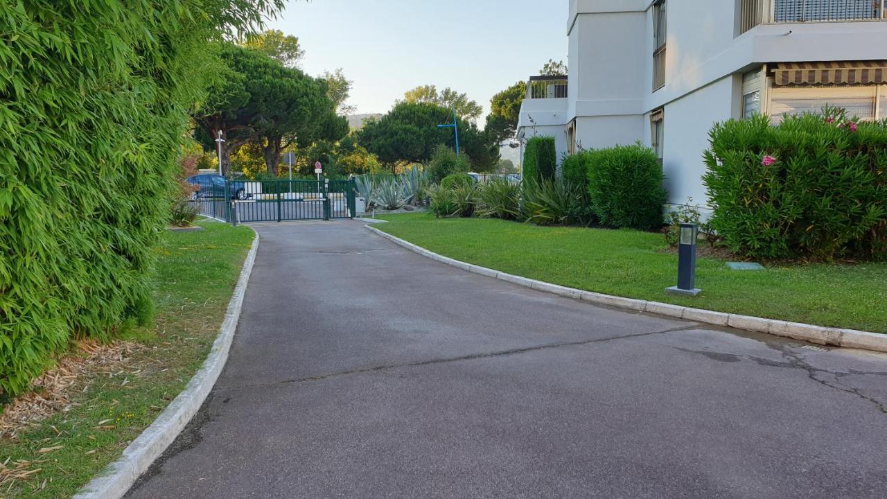 Garden And Beach Sea View Apartment Cannes Mandelieu-la-Napoule Exterior photo